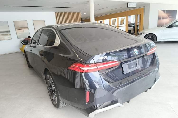 Used BMW 5 Series 2024 530Li Luxury Edition M Sport Package Rear Left 45 Deg