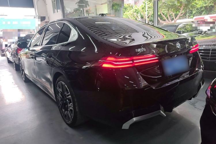 Used BMW 5 Series 2024 530Li Luxury Edition M Sport Package Rear Left 45 Deg