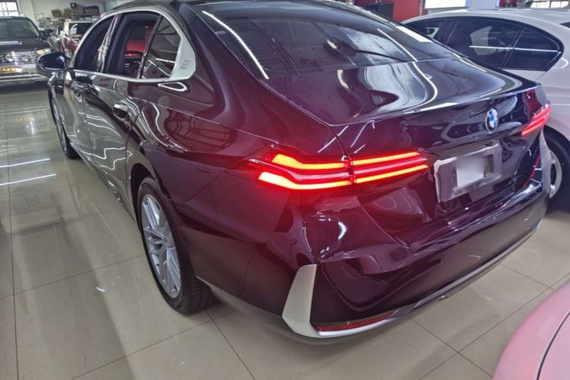 Used BMW 5 Series 2024 525Li Luxury Package Rear Left 45 Deg