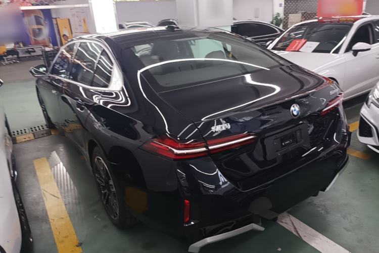 Used BMW 5 Series 2024 525Li M Sport Package Rear Left 45 Deg