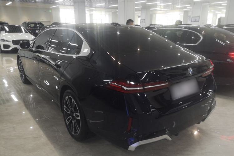 Used BMW 5 Series 2024 525Li M Sport Package Rear Left 45 Deg