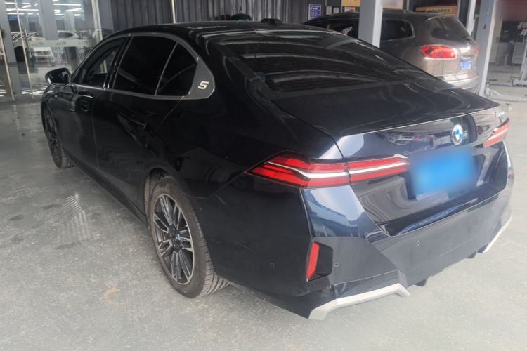 Used BMW 5 Series 2024 525Li M Sport Package Rear Left 45 Deg