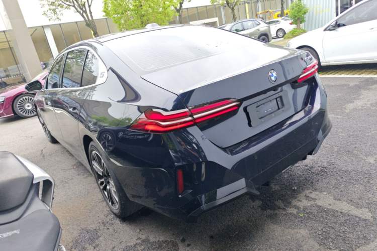 Used BMW 5 Series 2024 530Li Leading Model M Sport Package Rear Left 45 Deg