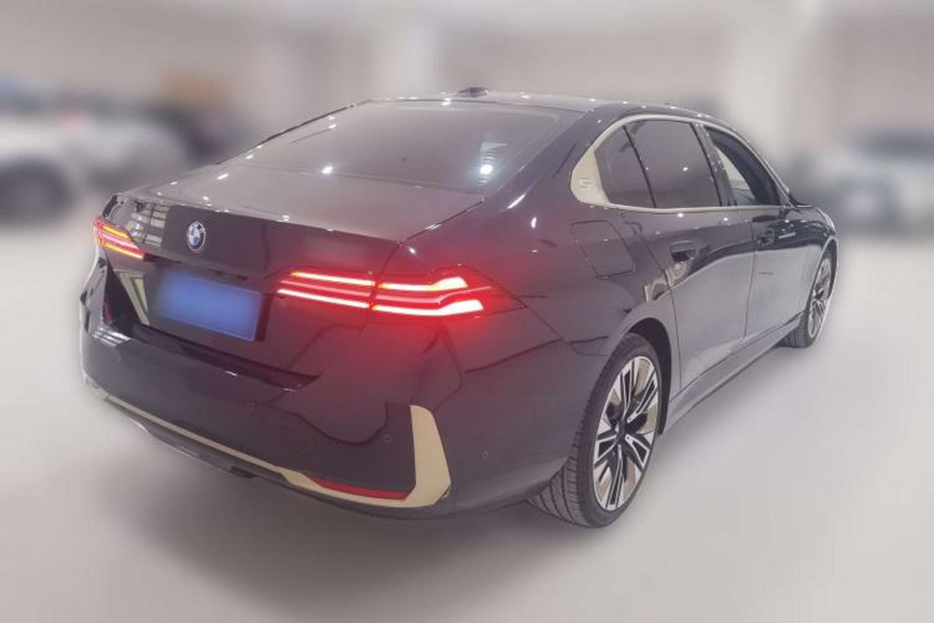 Used BMW 5 Series 2024 530Li xDrive Luxury Package Rear Right 45 Deg