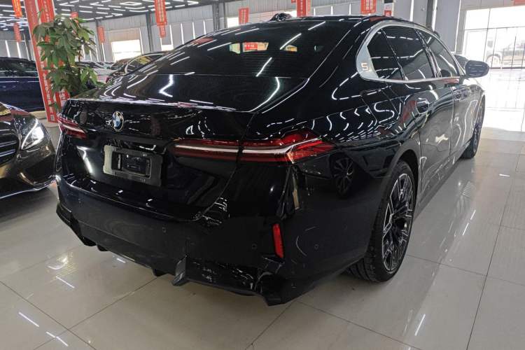 Used BMW 5 Series 2024 530Li Luxury Edition M Sport Package Rear Right 45 Deg