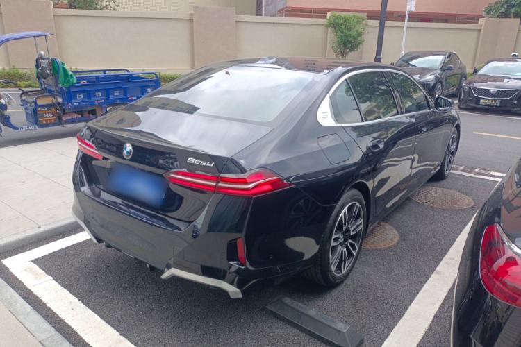 Used BMW 5 Series 2024 525Li M Sport Package Rear Right 45 Deg