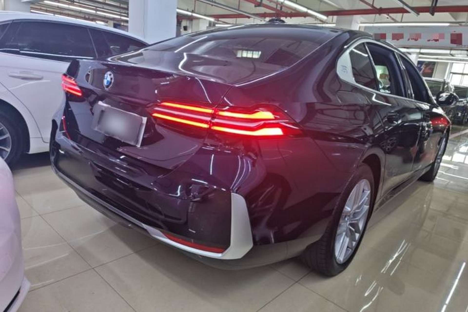 Used BMW 5 Series 2024 525Li Luxury Package Rear Right 45 Deg