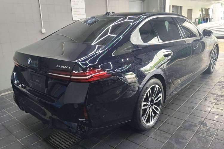 Used BMW 5 Series 2024 530Li Leading Model M Sport Package Rear Right 45 Deg