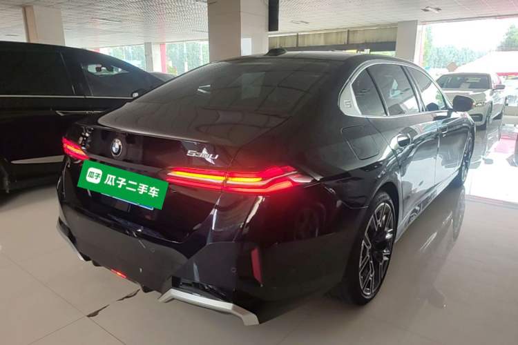 Used BMW 5 Series 2024 530Li Luxury Edition M Sport Package Rear Right 45 Deg
