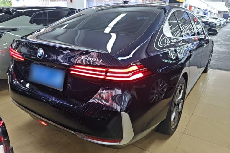 Used BMW 5 Series 2024 530Li Leading Luxury Package Rear Right 45 Deg