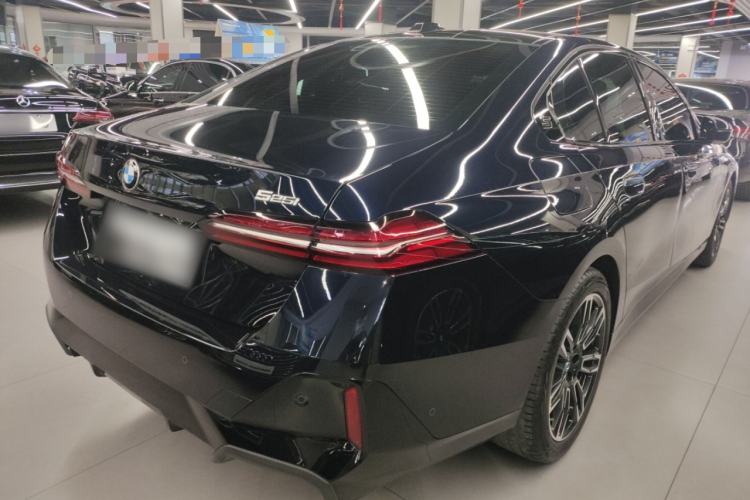 Used BMW 5 Series 2024 525i M Sport Package Rear Right 45 Deg