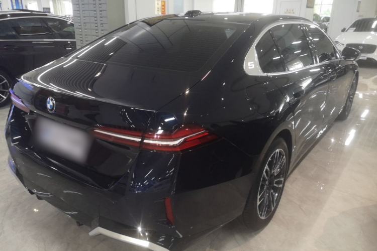 Used BMW 5 Series 2024 525Li M Sport Package Rear Right 45 Deg