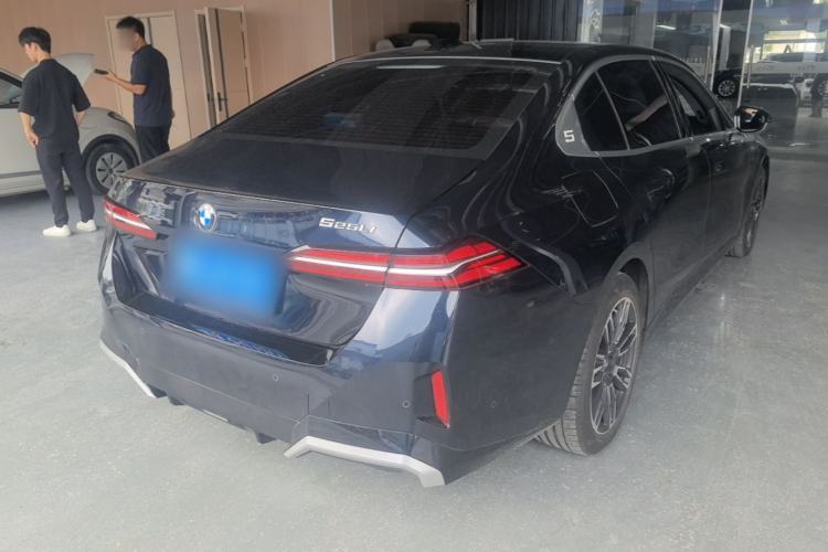 Used BMW 5 Series 2024 525Li M Sport Package Rear Right 45 Deg