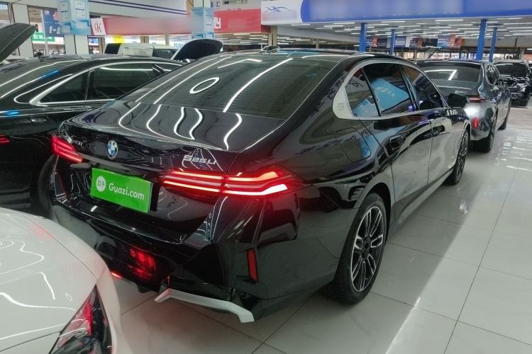 Used BMW 5 Series 2024 525Li M Sport Package Rear Right 45 Deg
