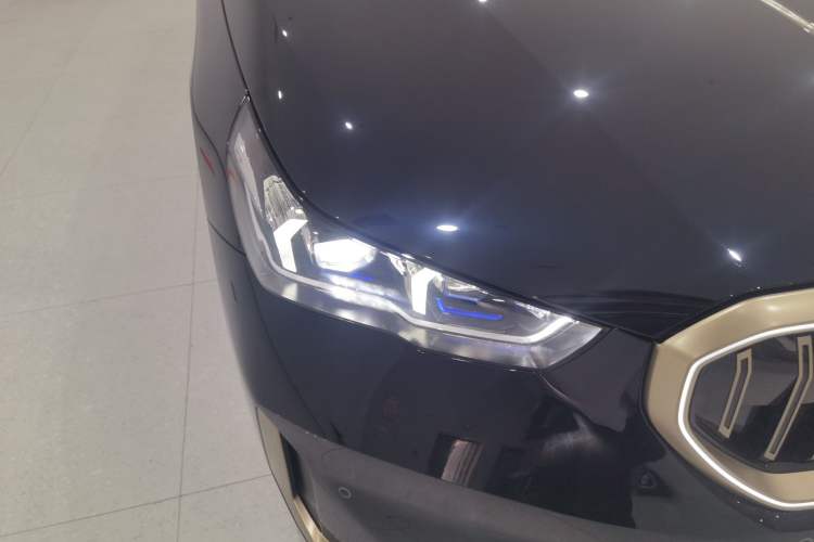 Used BMW 5 Series 2024 530Li xDrive Luxury Package Right Front Headlight