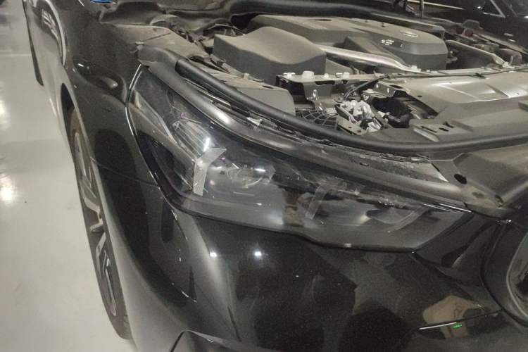 Used BMW 5 Series 2024 530i Luxury Edition M Sport Package Right Front Headlight