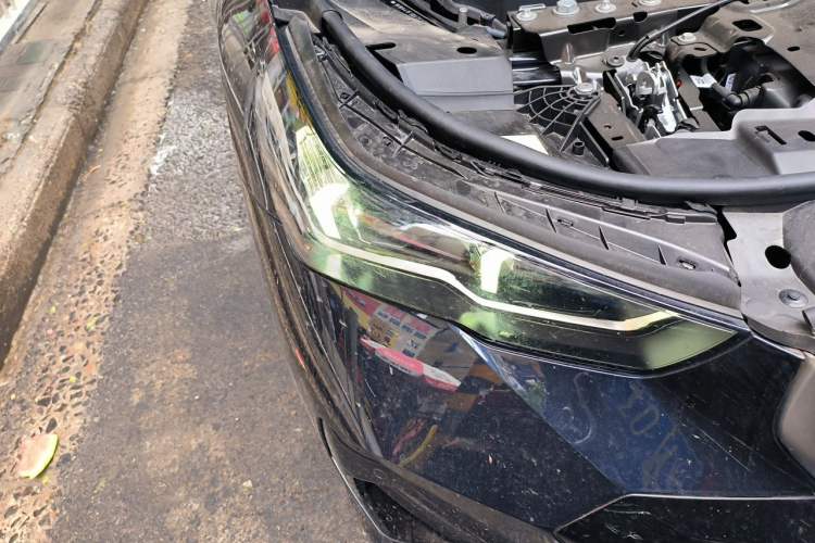 Used BMW 5 Series 2024 530i Leading Model M Sport Package Right Front Headlight