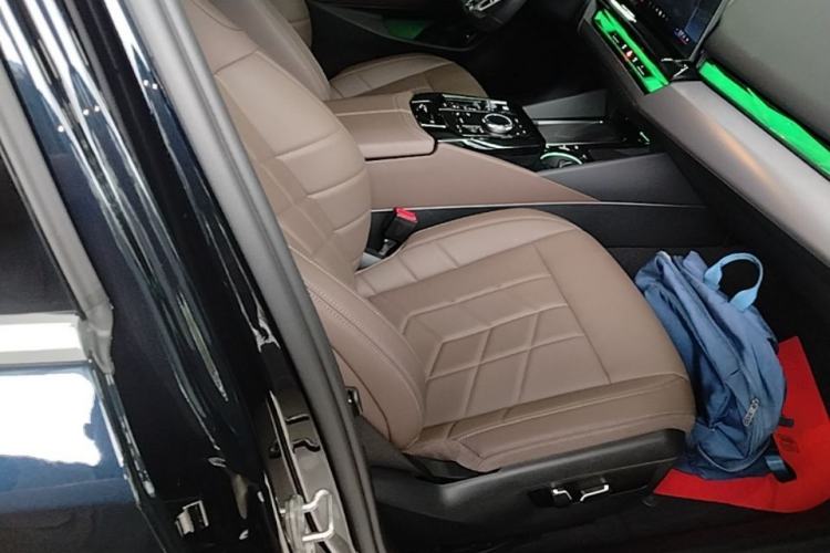 Used BMW 5 Series 2024 530Li Leading Model M Sport Package Right Front Seat