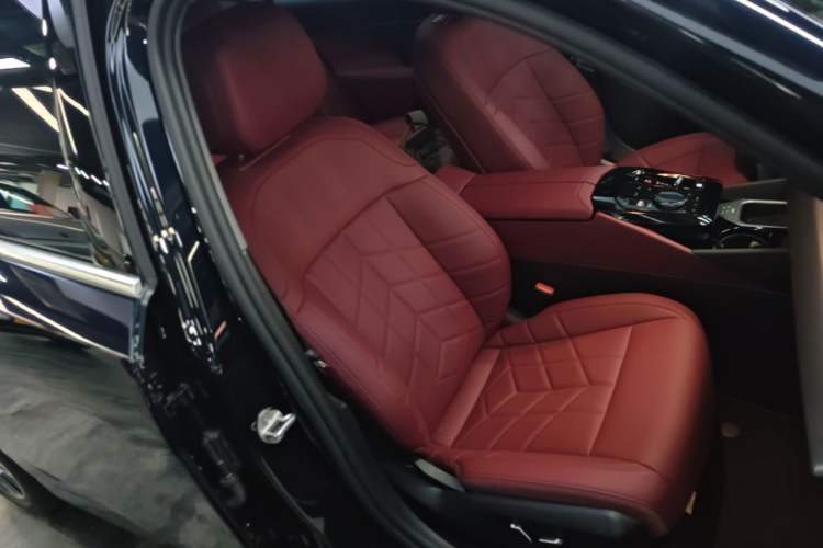 Used BMW 5 Series 2024 530Li Leading Model M Sport Package Right Front Seat