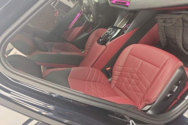 Used BMW 5 Series 2024 530Li Luxury Edition M Sport Package Right Front Seat