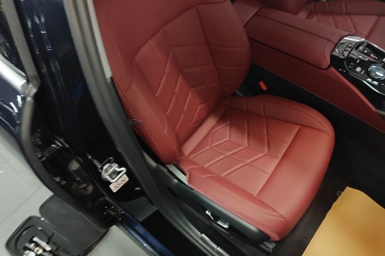 Used BMW 5 Series 2024 530Li Leading Model M Sport Package Right Front Seat