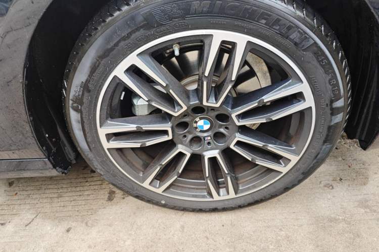 Used BMW 5 Series 2024 525Li M Sport Package Right Front Wheel Hub