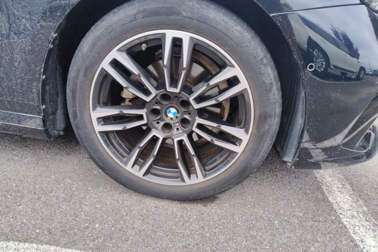 Used BMW 5 Series 2024 530Li xDrive M Sport Package Right Front Wheel Hub