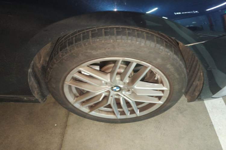 Used BMW 5 Series 2024 525Li Luxury Package Right Front Wheel Hub