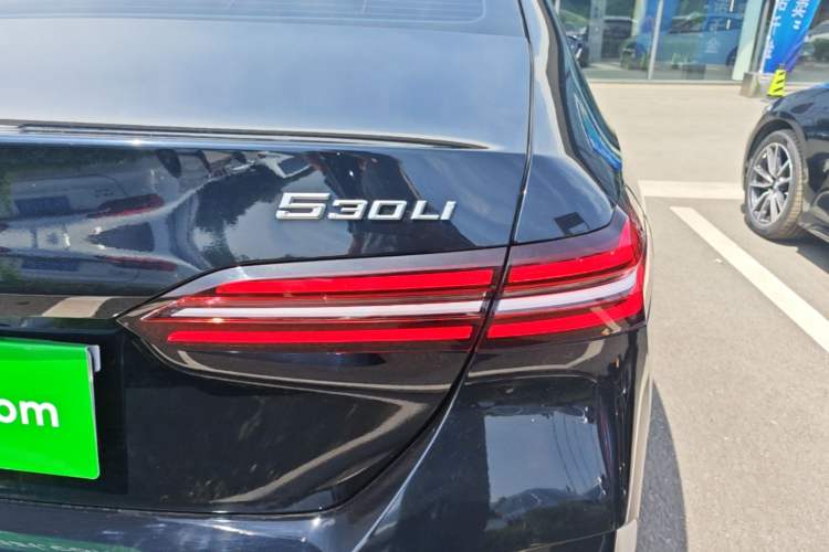 Used BMW 5 Series 2024 530Li Leading Luxury Package Right Rear Taillight