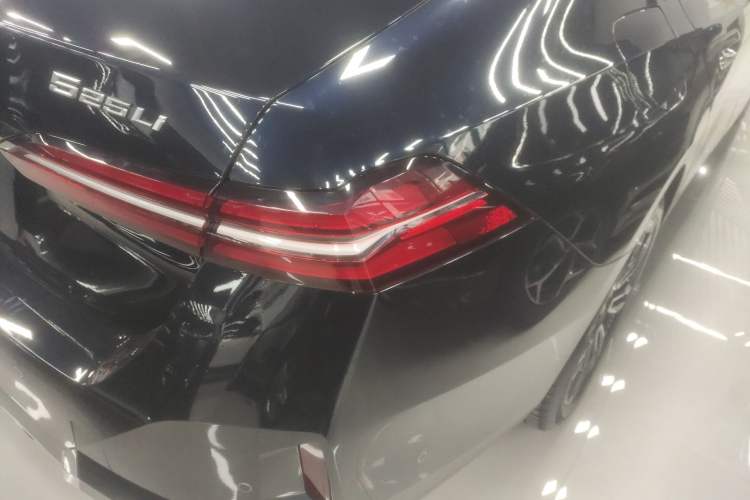 Used BMW 5 Series 2024 525Li M Sport Package Right Rear Taillight
