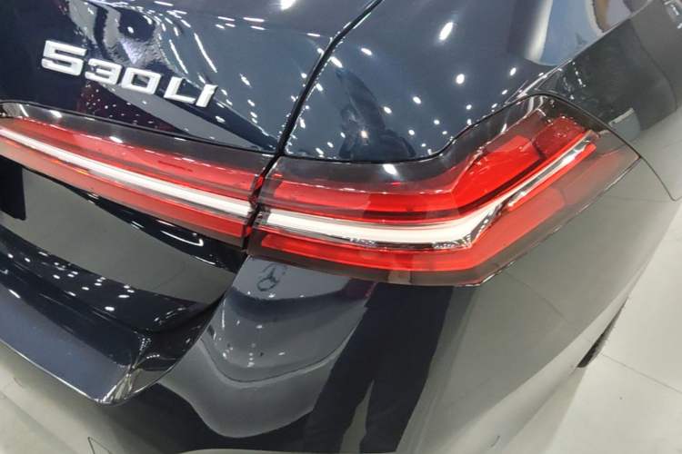 Used BMW 5 Series 2024 530Li Luxury Edition M Sport Package Right Rear Taillight
