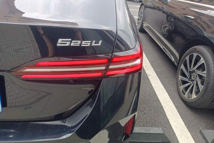 Used BMW 5 Series 2024 525Li M Sport Package Right Rear Taillight