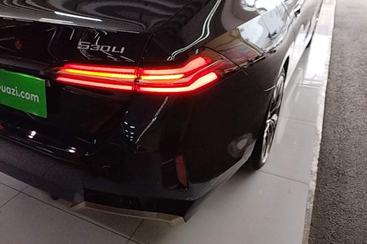 Used BMW 5 Series 2024 530Li Luxury Edition M Sport Package Right Rear Taillight