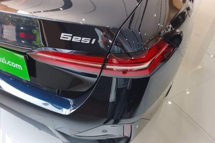 Used BMW 5 Series 2024 525i M Sport Package Right Rear Taillight