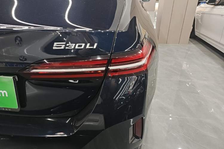 Used BMW 5 Series 2024 530Li Luxury Edition M Sport Package Right Rear Taillight