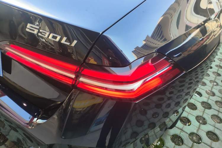 Used BMW 5 Series 2024 530Li Leading Model M Sport Package Right Rear Taillight