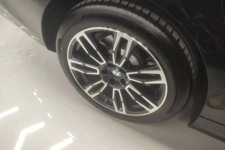 Used BMW 5 Series 2024 525Li M Sport Package Right Rear Wheel Hub