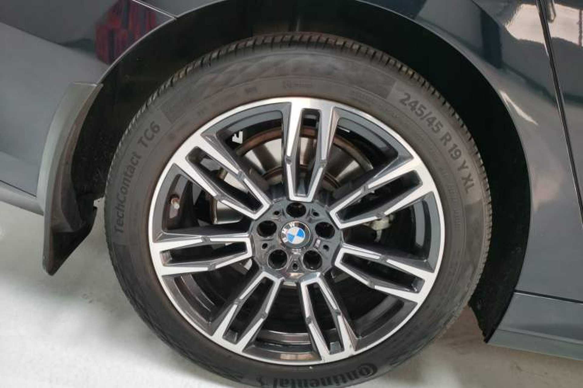 Used BMW 5 Series 2024 530Li Luxury Edition M Sport Package Right Rear Wheel Hub