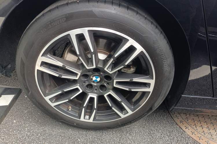 Used BMW 5 Series 2024 525Li M Sport Package Right Rear Wheel Hub