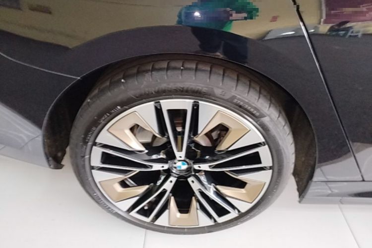 Used BMW 5 Series 2024 530Li Luxury Edition M Sport Package Right Rear Wheel Hub