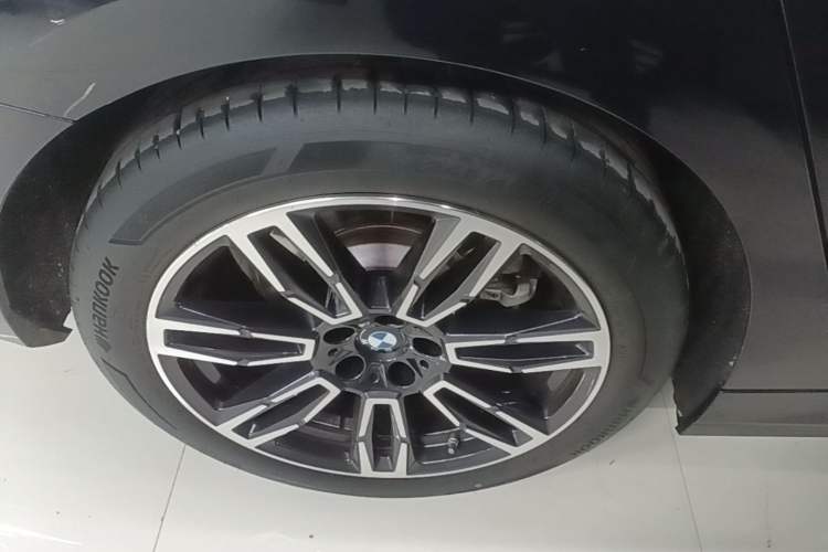 Used BMW 5 Series 2024 530Li Leading Model M Sport Package Right Rear Wheel Hub