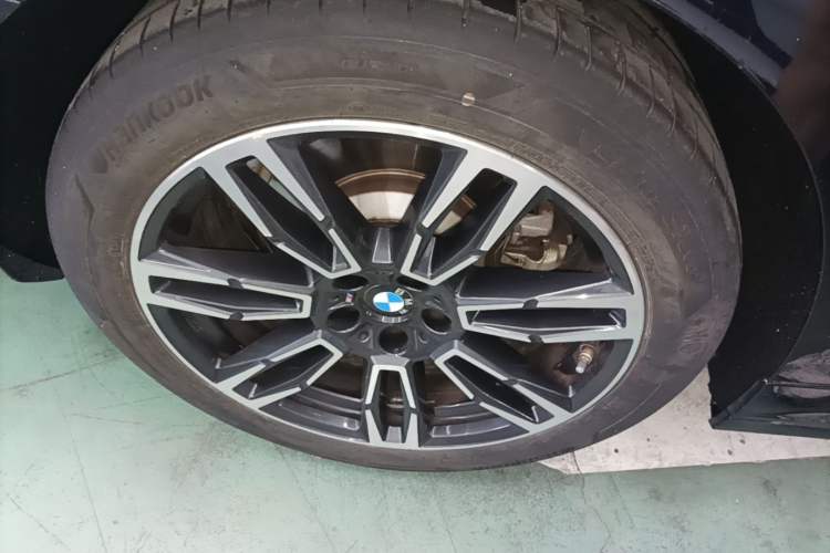 Used BMW 5 Series 2024 525Li M Sport Package Right Rear Wheel Hub