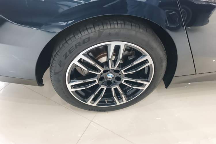 Used BMW 5 Series 2024 525i M Sport Package Right Rear Wheel Hub