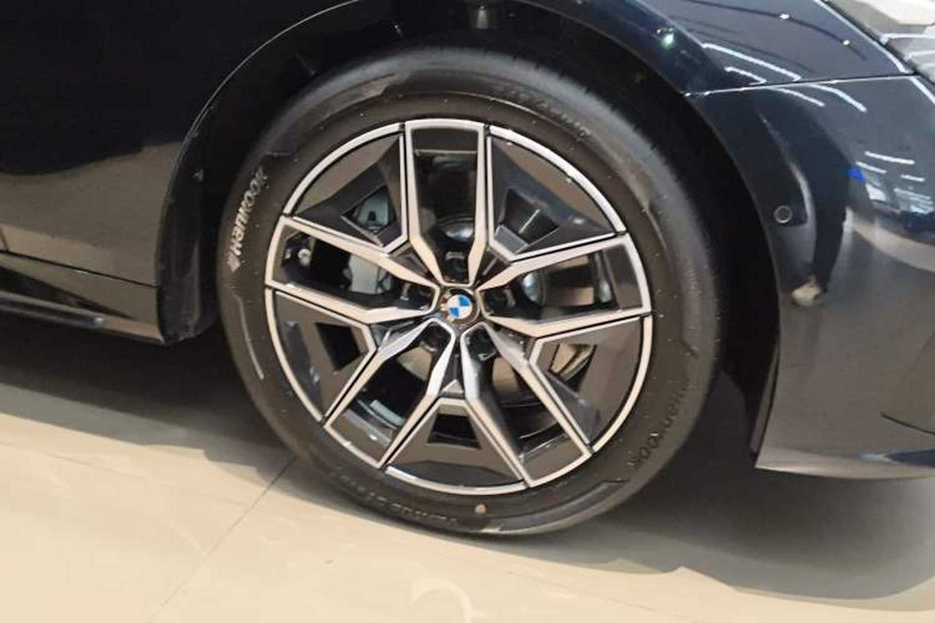 Used BMW 5 Series 2024 530i Leading Model M Sport Package Right Rear Wheel Hub