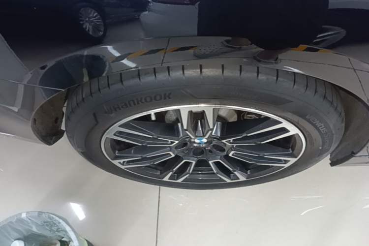 Used BMW 5 Series 2024 530Li Leading Model M Sport Package Right Rear Wheel Hub
