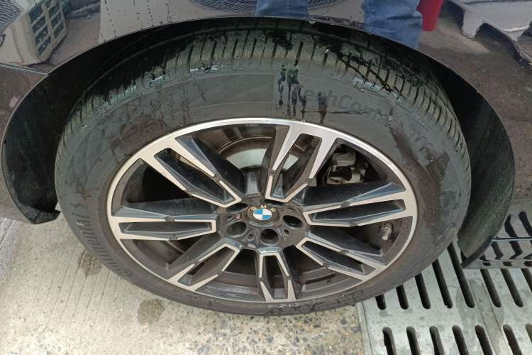 Used BMW 5 Series 2024 525Li M Sport Package Right Rear Wheel Hub