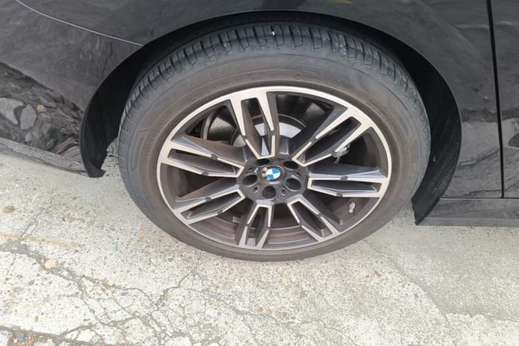 Used BMW 5 Series 2024 530Li Leading Model M Sport Package Right Rear Wheel Hub