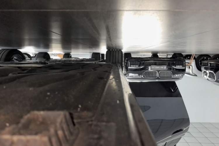 Used BMW 5 Series 2024 530Li Leading Model M Sport Package Right Side Sill