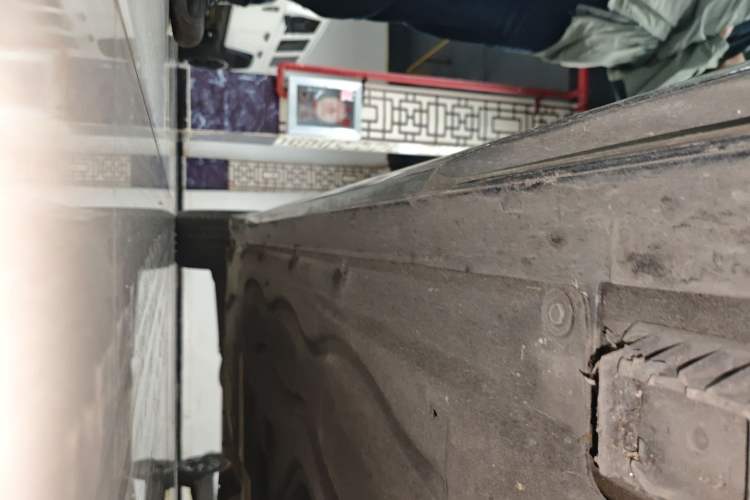 Used BMW 5 Series 2024 530Li Leading Luxury Package Right Side Sill