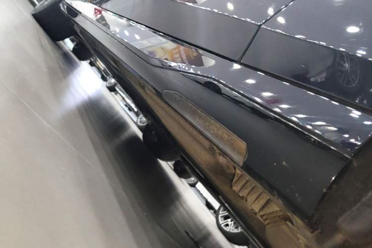 Used BMW 5 Series 2024 530Li Luxury Edition M Sport Package Right Side Sill